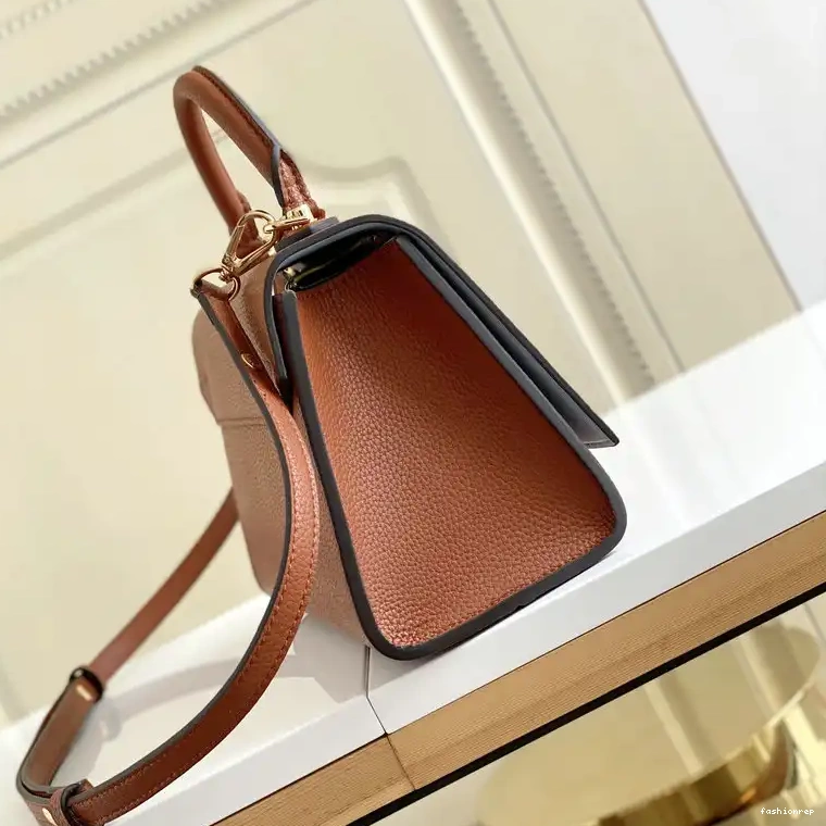Fashionrepsfam ru LV 2110YA0042 Bags 0817